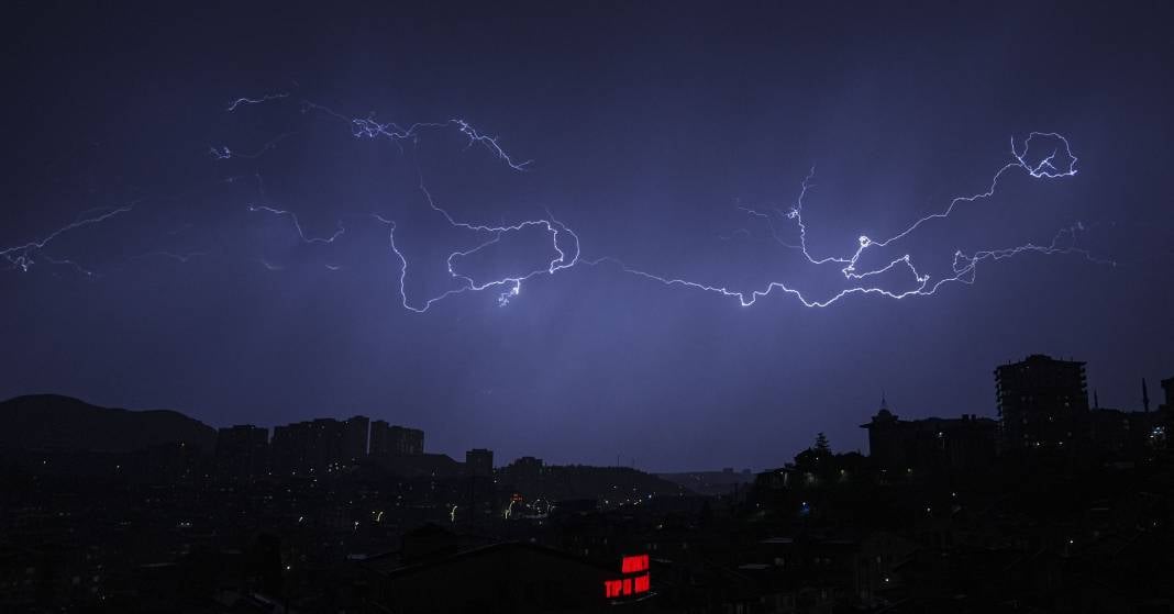 Ankara’da gece gündüze döndü 14